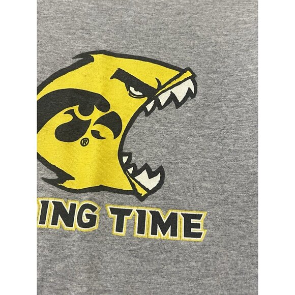 Iowa Hawkeyes Feeding Time Top Of the Food Chain T-Shirt Vintage Y2K Medium - Picture 5 of 14